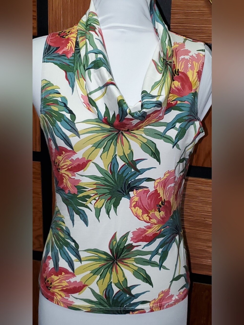 Women’s CENTRAL PARK WEST Tropical Floral Cowl Neck Tank Top White/Green/Pink S